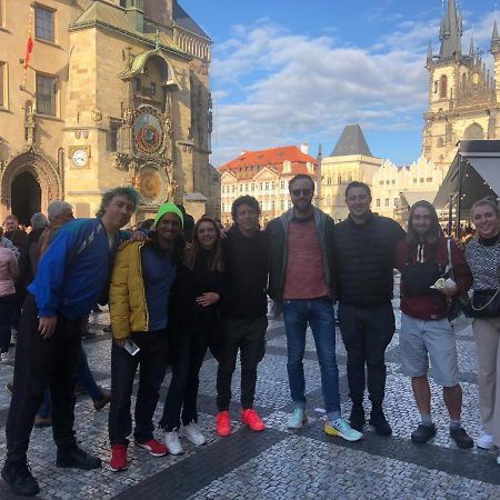 Onefam Miru Hostel Praag Buitenkant foto