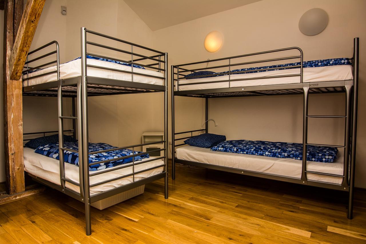 Onefam Miru Hostel Praag Buitenkant foto