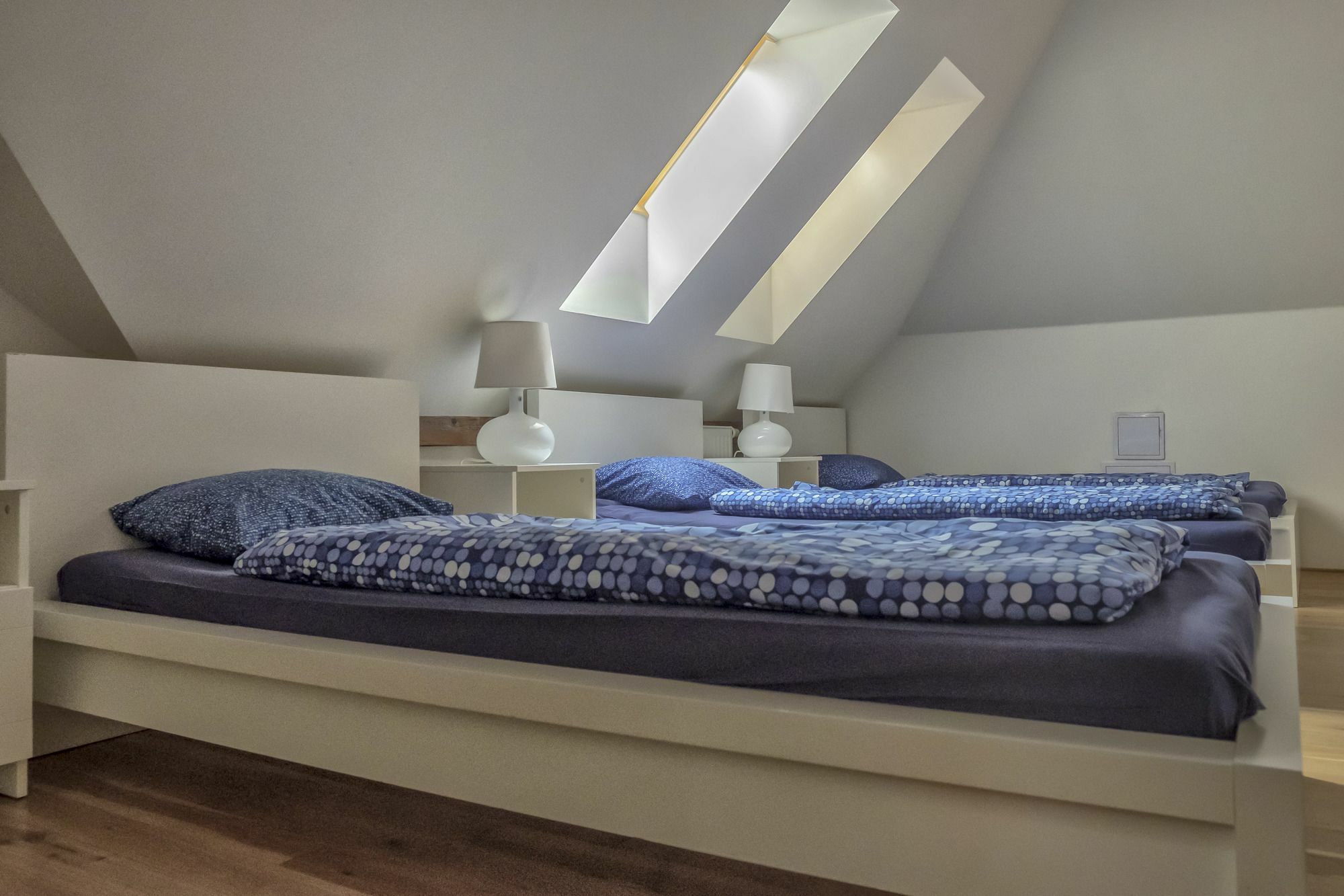Onefam Miru Hostel Praag Buitenkant foto