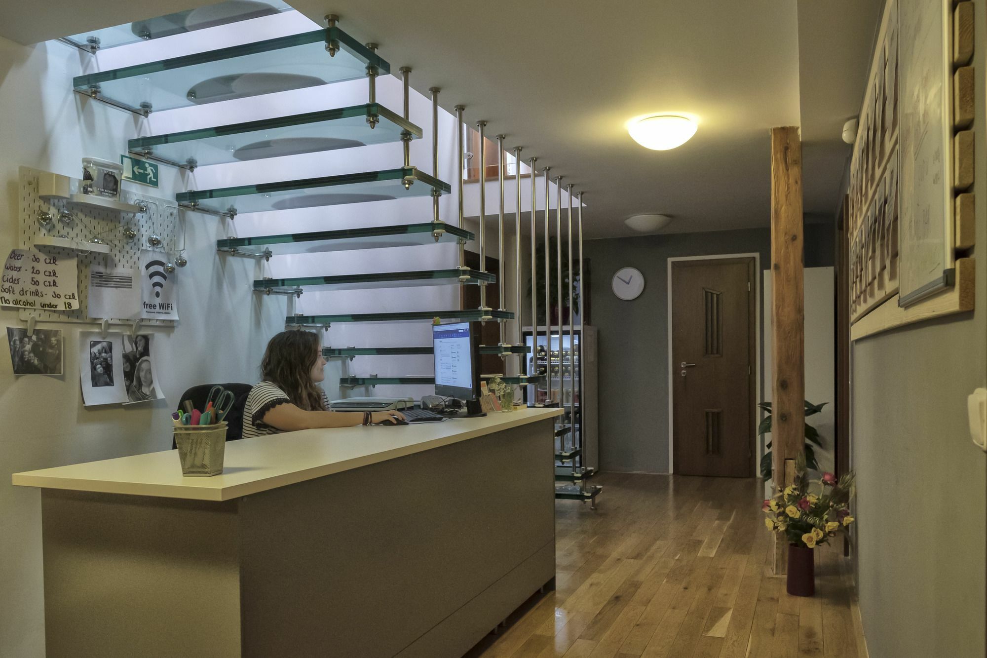 Onefam Miru Hostel Praag Buitenkant foto